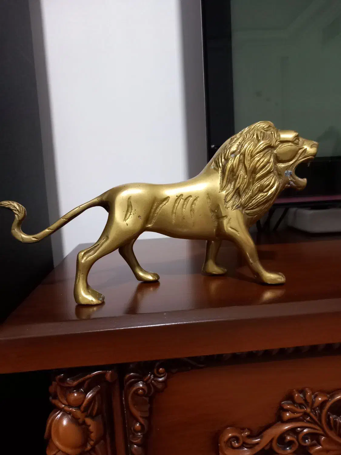 شیر و غزال برنجی|مجسمه، تندیس، ماکت|رباط‌کریم, نصیرشهر|دیوار