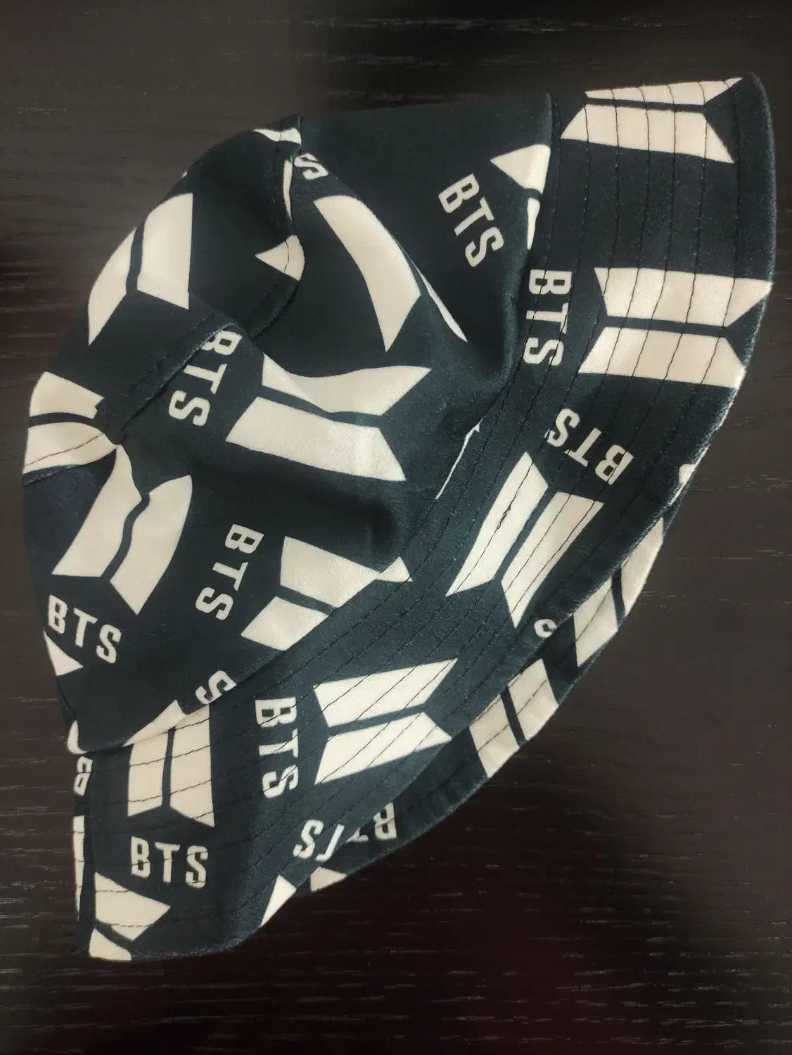 کلاه طرح دار|لباس|قم, شاه ابراهیم|دیوار