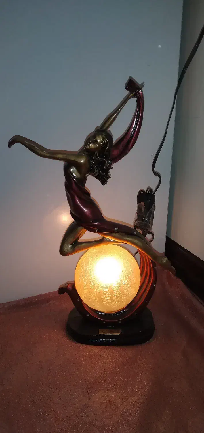 تعدادی مجسمه و شب خواب|مجسمه، تندیس، ماکت|خمینیشهر, |دیوار