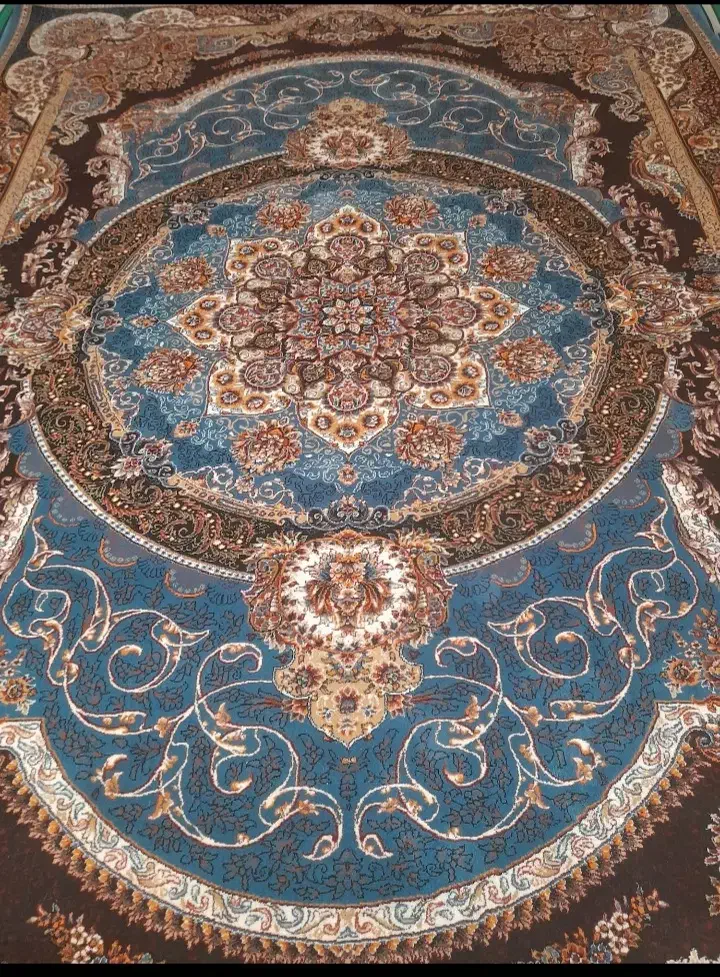 یک عدد فرش ۹ متری ۷۰۰ شانه  دستبافتگونه پانخورده|فرش|قائم‌شهر, |دیوار