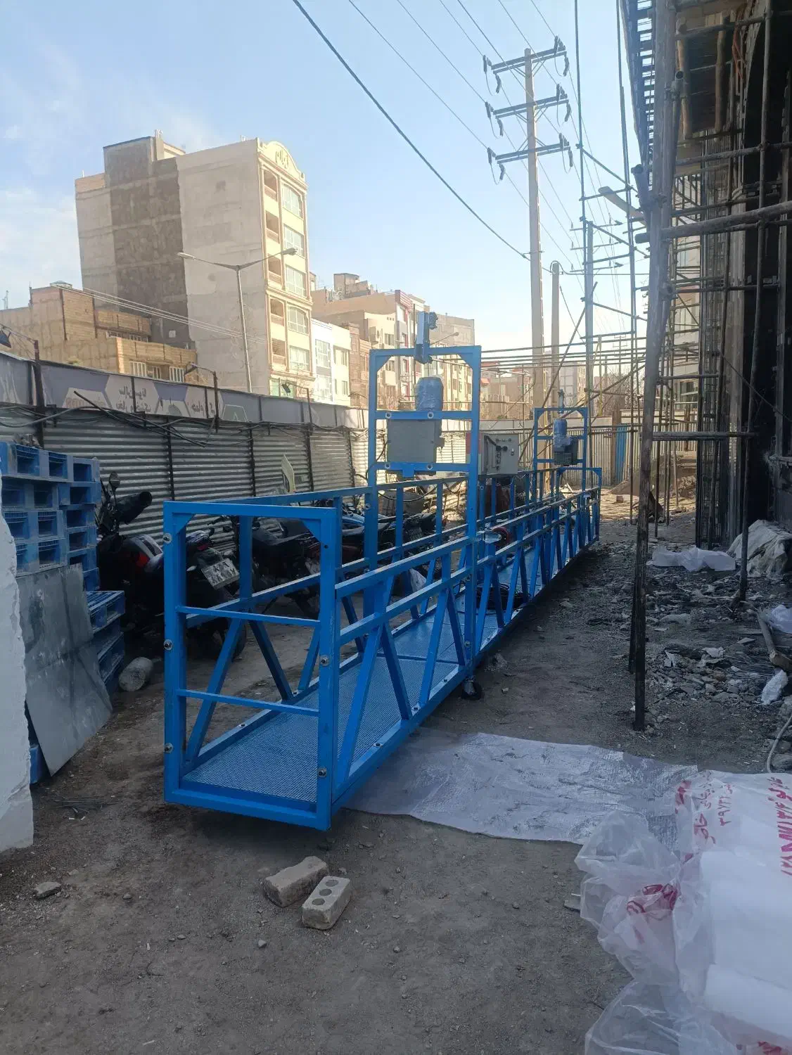 سیمانکاری جایگزین داربست بالابرآسانسور(کلایمر)|مصالح و تجهیزات ساختمان|مشهد, الهیه|دیوار