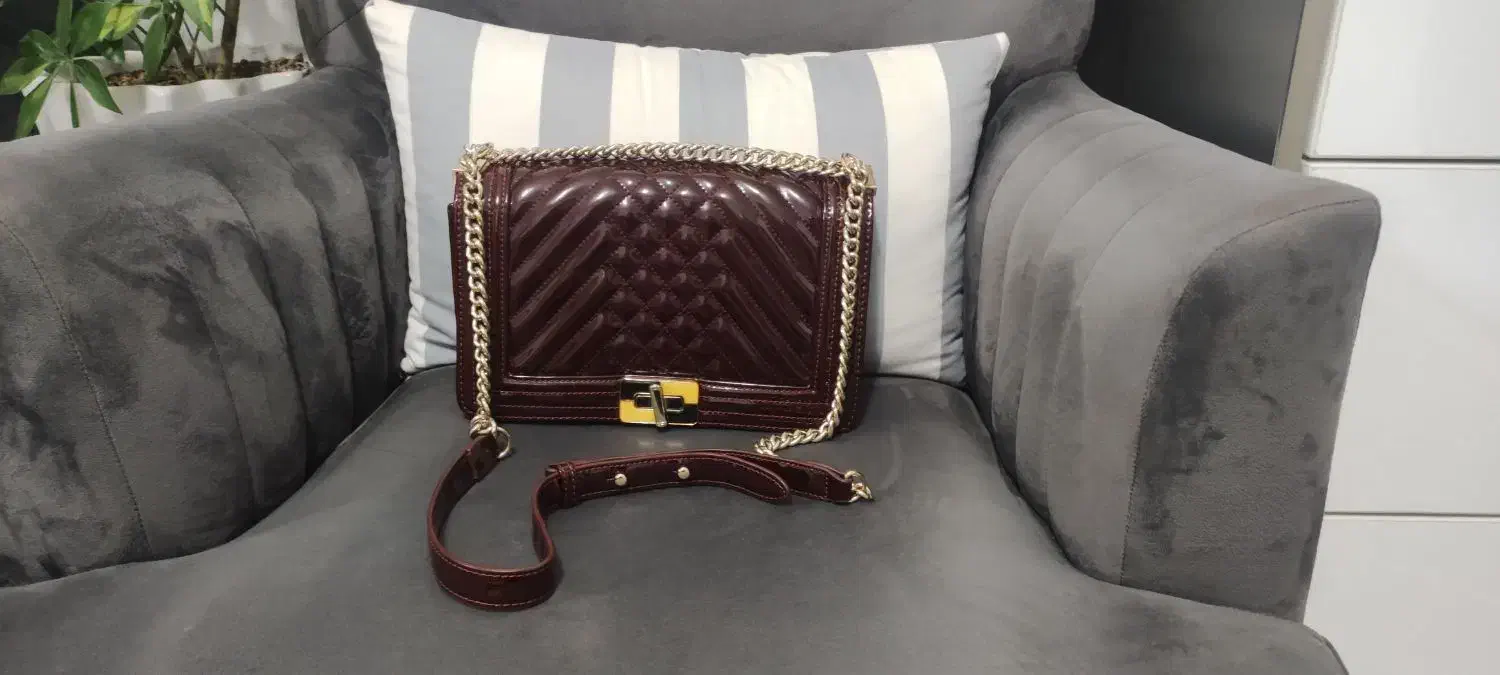 کیف|کیف، کفش، کمربند|پرند, فاز ۵|دیوار