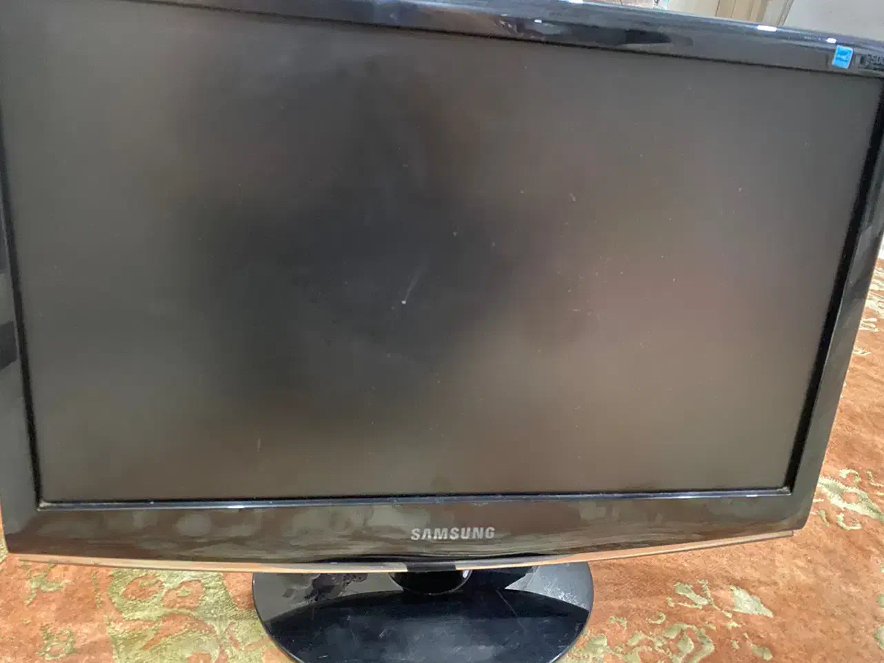 1عدد مانیتور سامسونگ .قیمت توافقی|قطعات و لوازم جانبی رایانه|تهران, تهرانسر مرکزی|دیوار
