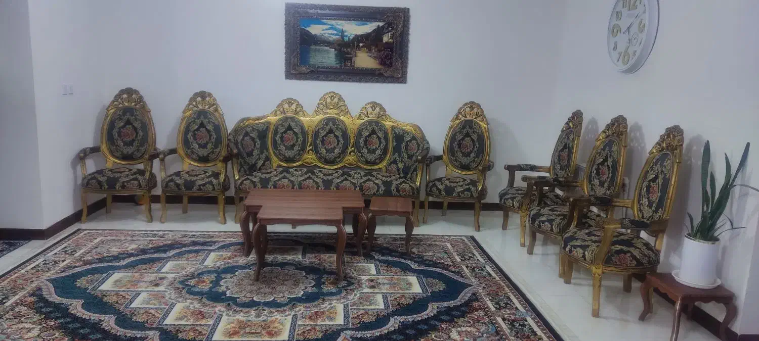 مبل فرحی ۹ نفره و ۴ عدد جلو‌مبلی|مبلمان خانگی و میز عسلی|اسلام‌‌آباد غرب, |دیوار