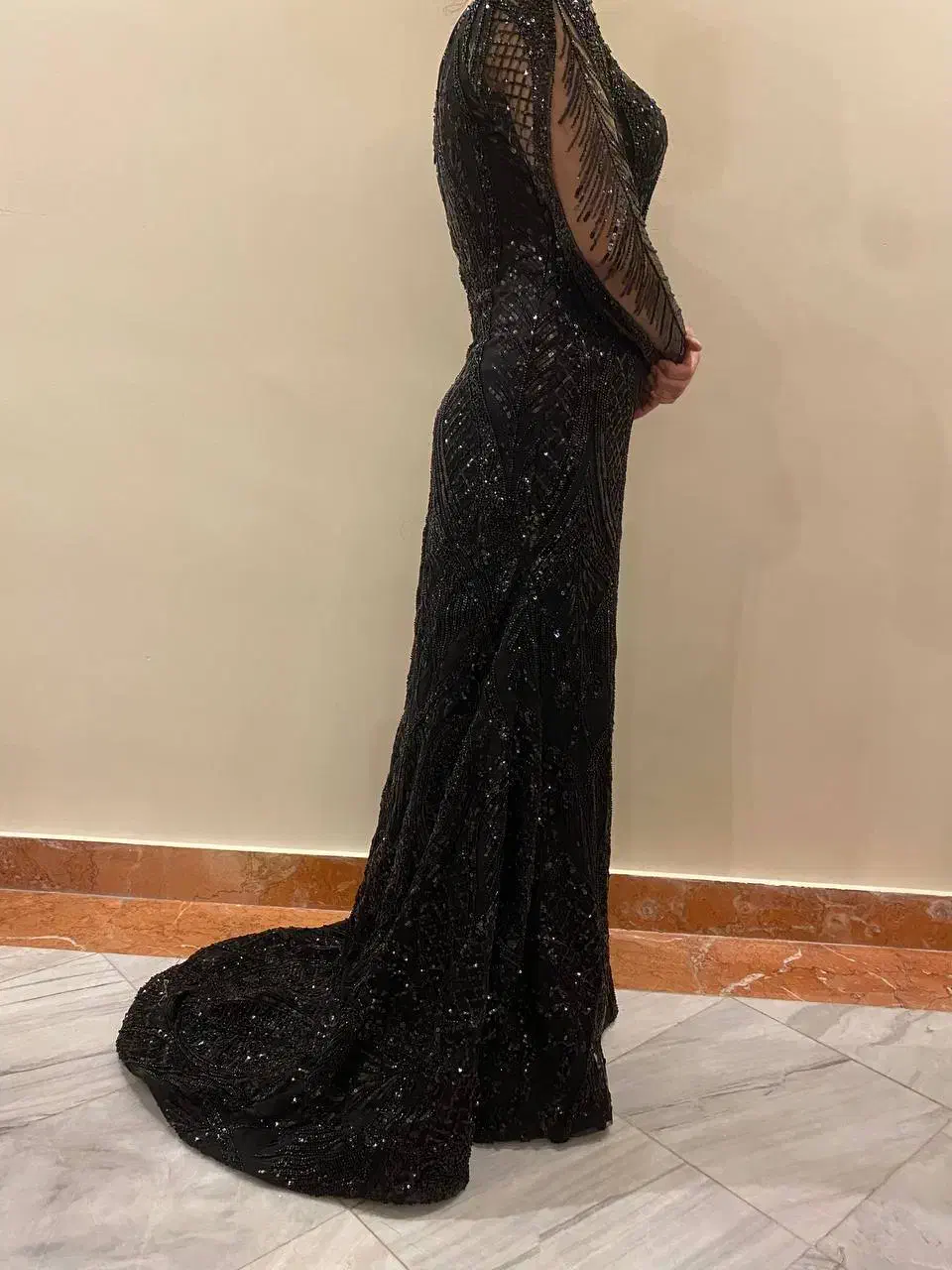 لباس مجلسی|لباس|لواسان, |دیوار