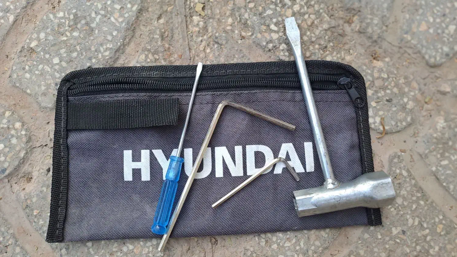 اره زنجیری بنزینی هیوندای تمیز و کم‌کار|ابزارآلات|بهاباد, |دیوار