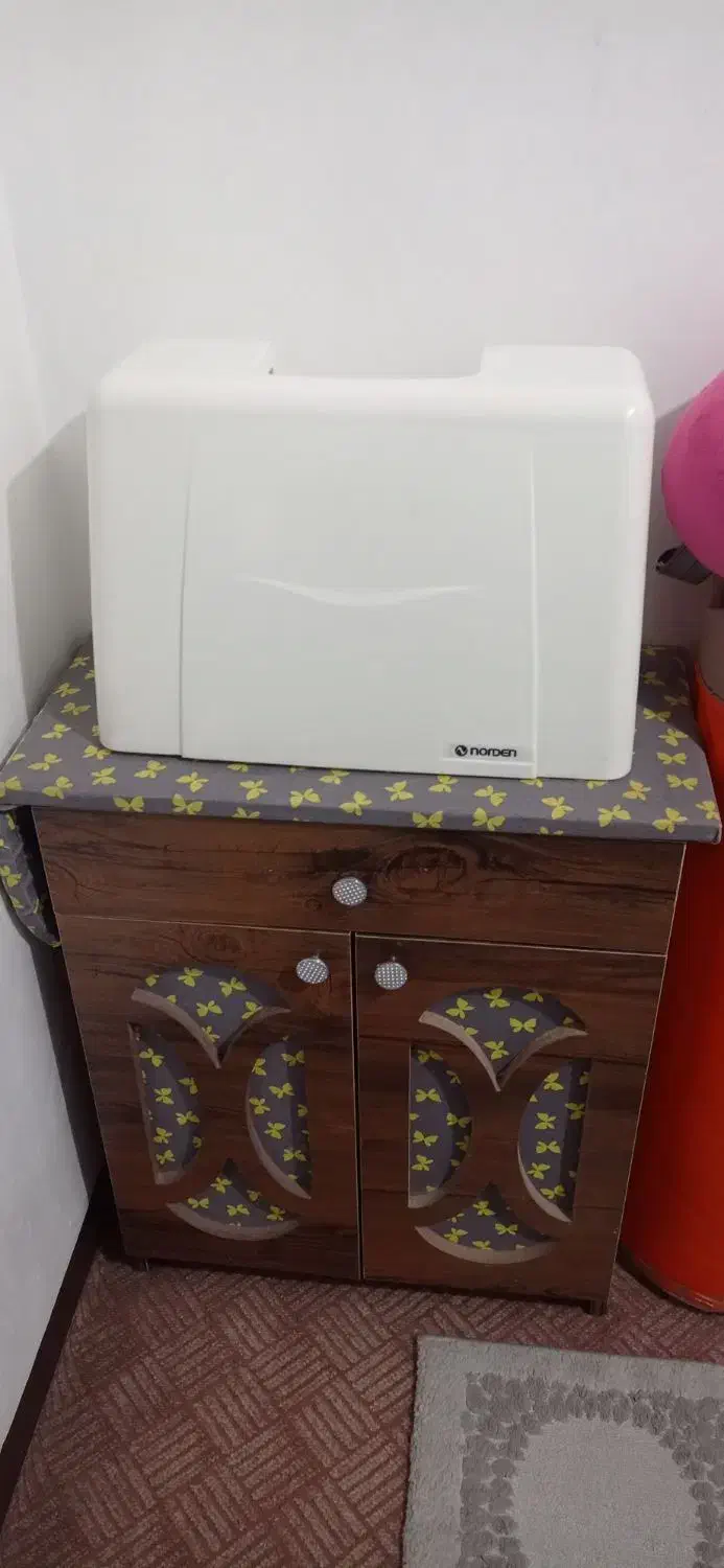 میز چرخ خیاطی و میز اتو|اتو و لوازم اتو|خمینی‌شهر, |دیوار