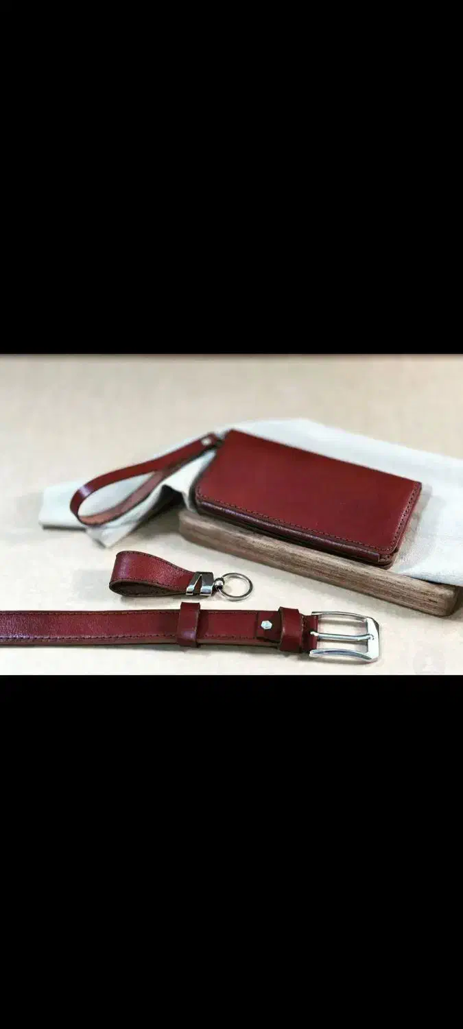 کیف چرم|کیف، کفش، کمربند|اقبالیه, |دیوار