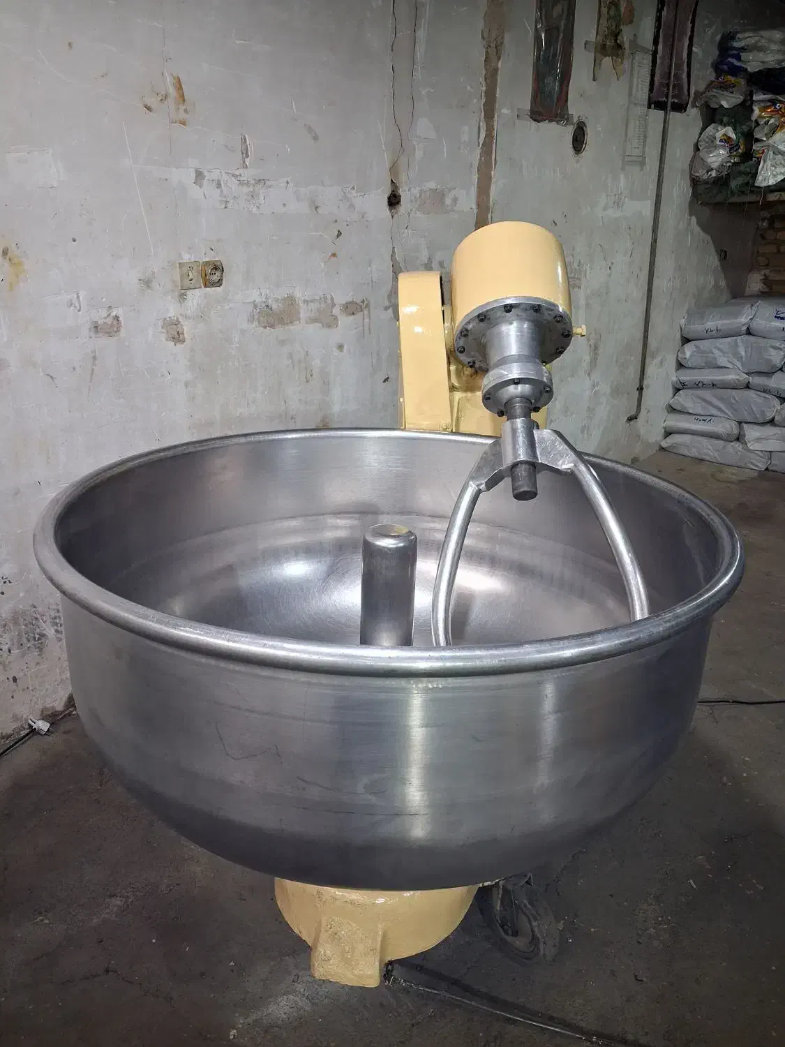 خمیرگیر۲۴۰کیلو استیل درحدنو|فروشگاه و مغازه|اسلام‌شهر, شهرک سالور|دیوار