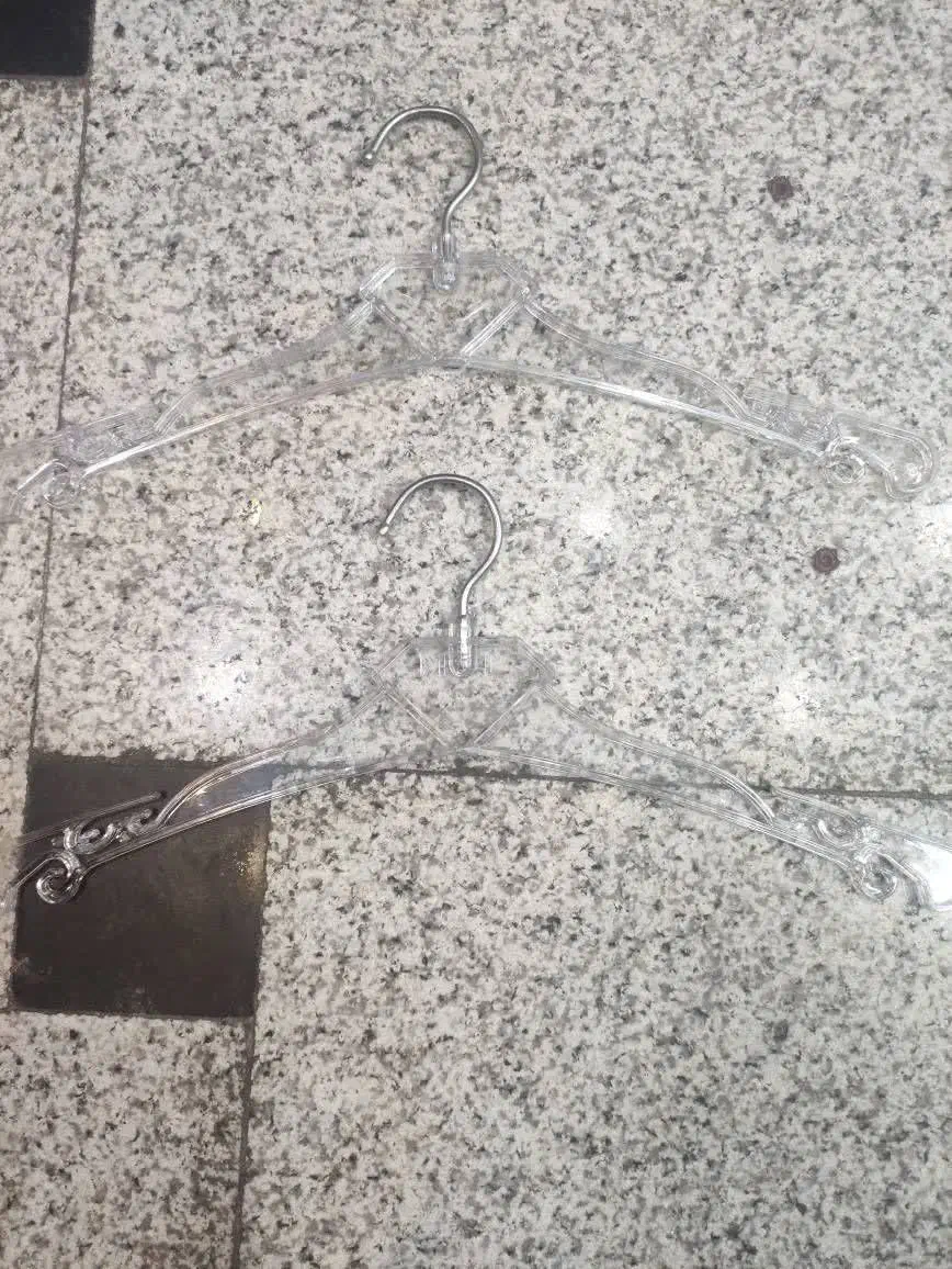 آویز|بندرخت و رختآویز|رشت, خبرنگار|دیوار