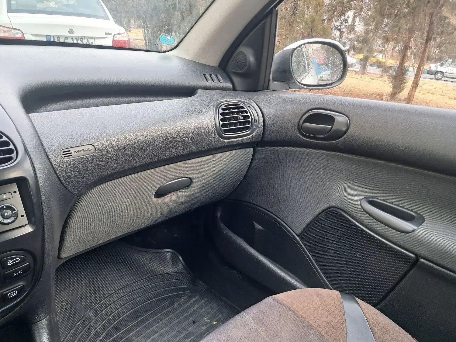 پژو ۲۰۶ تیپ ۵ مدل ۹۸|خودرو سواری و وانت|تهران, خانی آباد نو شمالی|دیوار