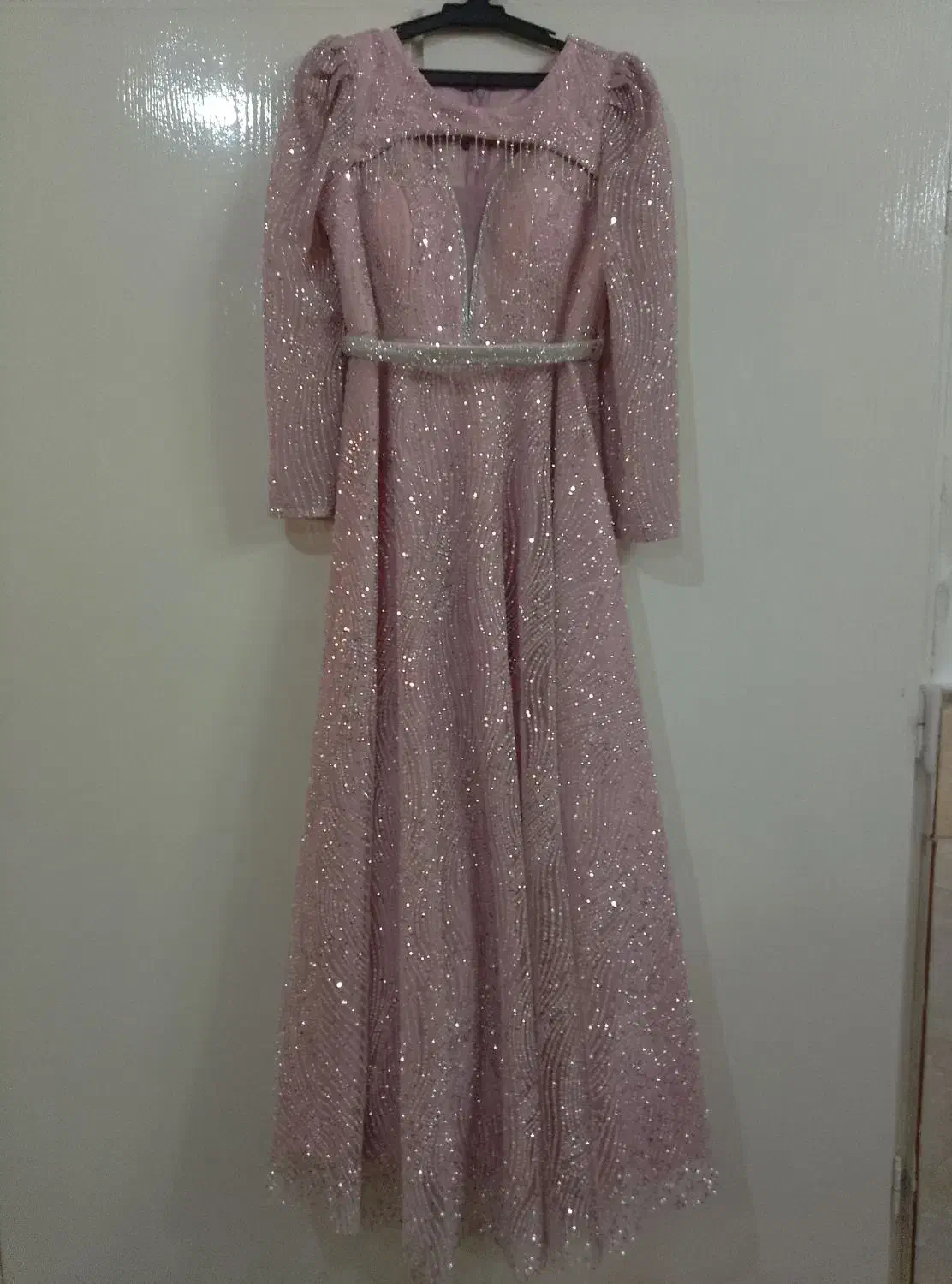 لباس مجلسی|لباس|قم, ولیعصر|دیوار