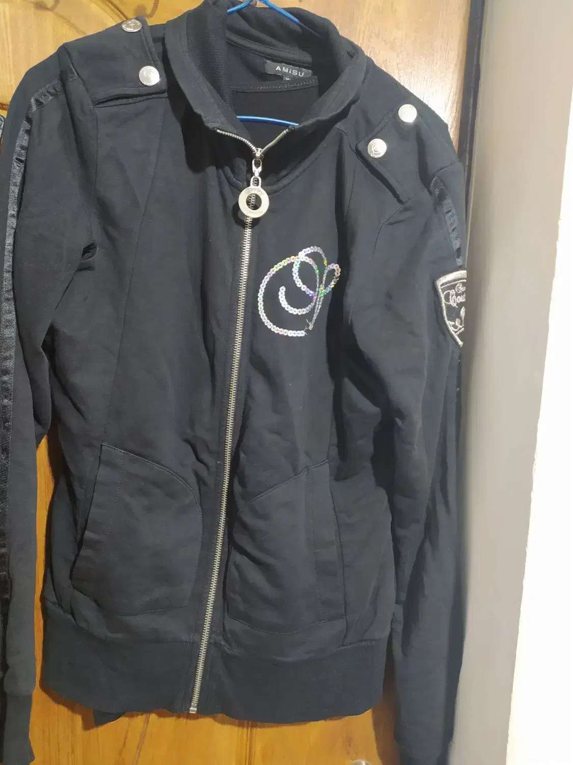 پالتو خز دار و سیشرت|لباس|نگین شهر, |دیوار