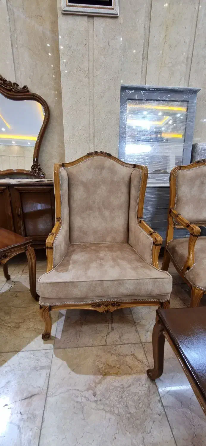 مبل فرانسوی ۲گل|مبلمان خانگی و میز عسلی|شاهدشهر, |دیوار