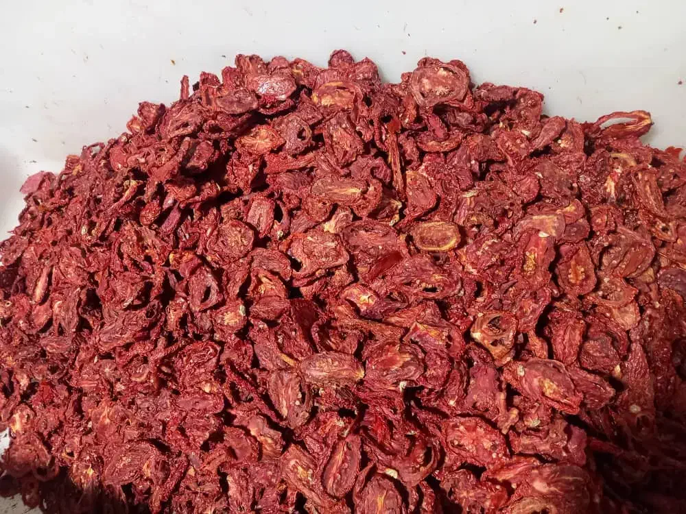 گوجه خشک عمده وفله‌ای باقیمت تولیدی-خرید بدون واسط|عمده‌فروشی|اصفهان, احمدآباد|دیوار