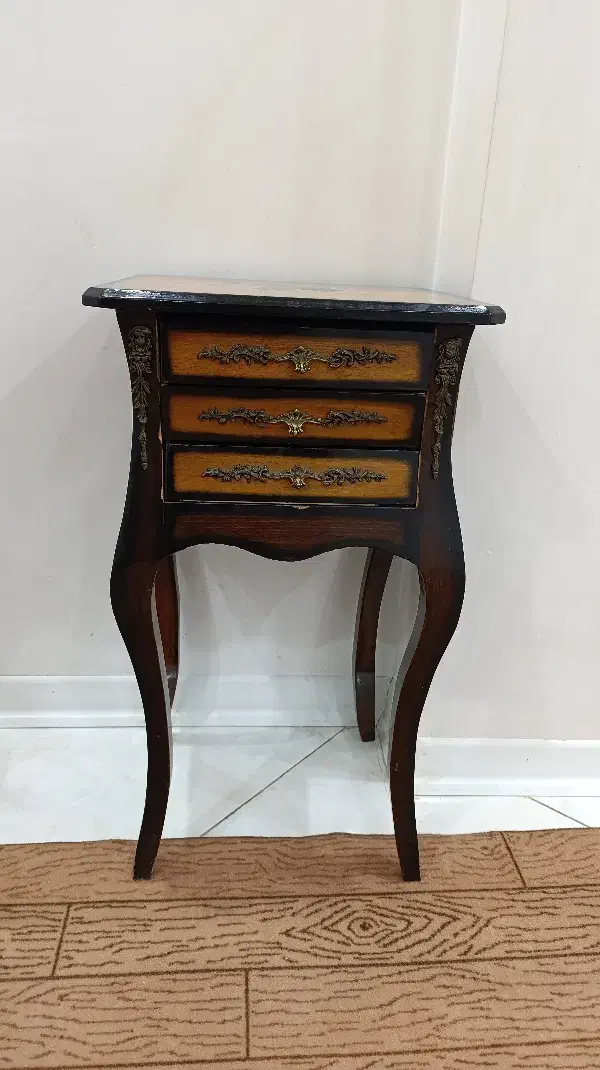 میز تلفن|میز تلفن|مشهد, حضرت حجت|دیوار