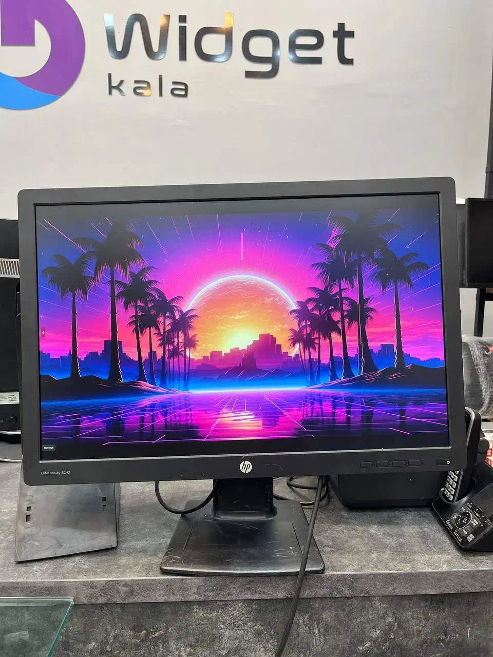 مانیتور 24 اینچ hp e242|قطعات و لوازم جانبی رایانه|تهران, میدان ولیعصر|دیوار