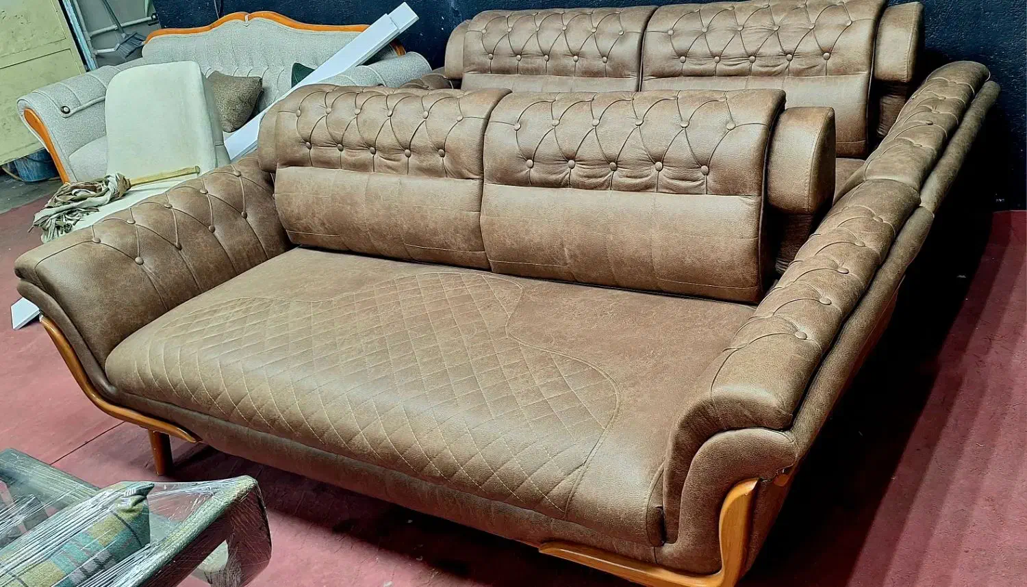 دوتا مبل سه نفره تختخواب شو|مبلمان خانگی و میز عسلی|کاشمر, |دیوار