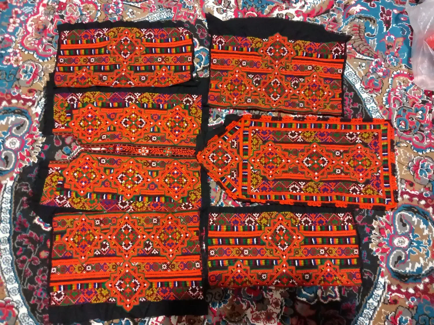 چکن پنج گل|لباس|خاش, |دیوار