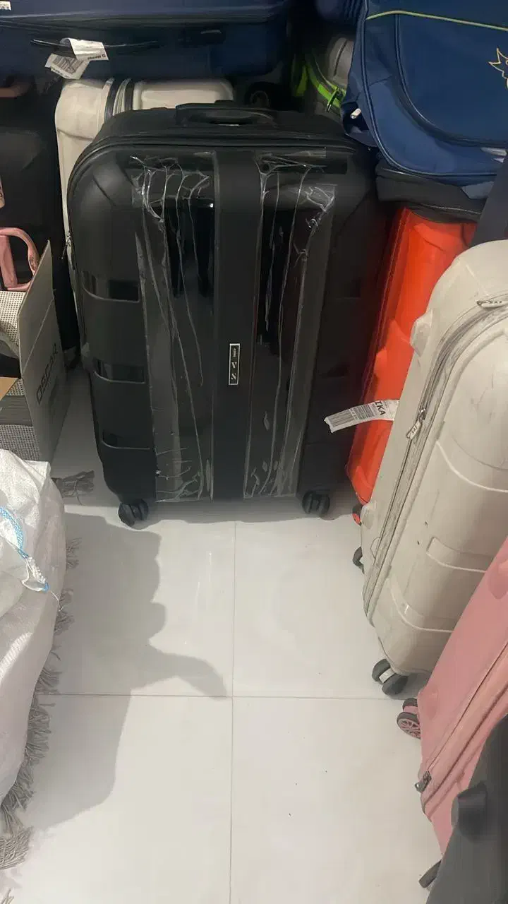 چمدون همه نوع آکبند|کیف، کفش، کمربند|اندیشه, اندیشه فاز ۳|دیوار