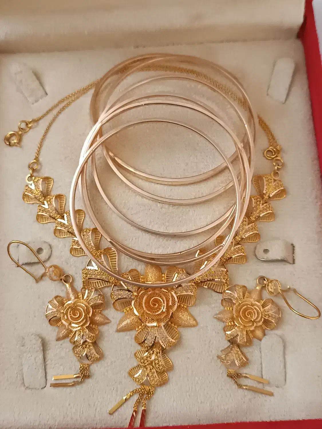 طلا دست دوم|جواهرات|بروجرد, |دیوار