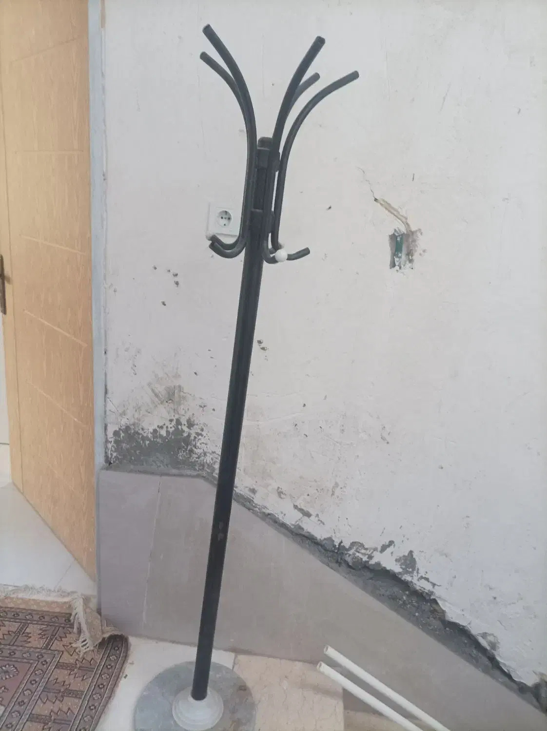 چوب لباسی رخت آویز و فلزی سبد|بندرخت و رخت‌آویز|قم, چهل درخت‎|دیوار