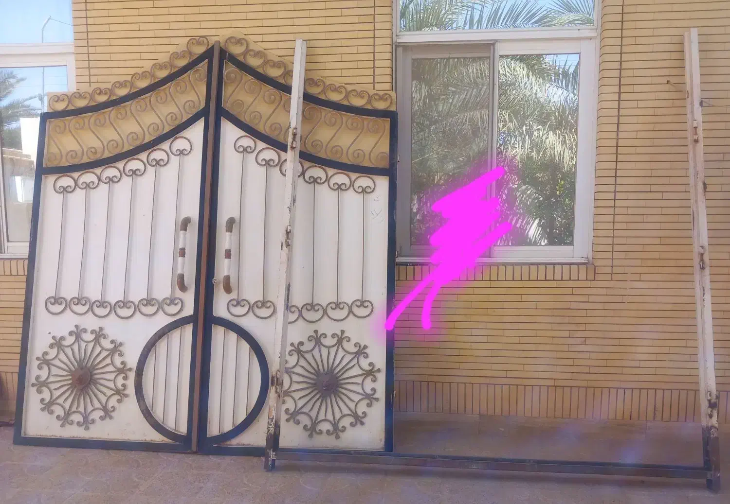 درب حیاط فوق سنگین و سالم|مصالح و تجهیزات ساختمان|طبس, |دیوار