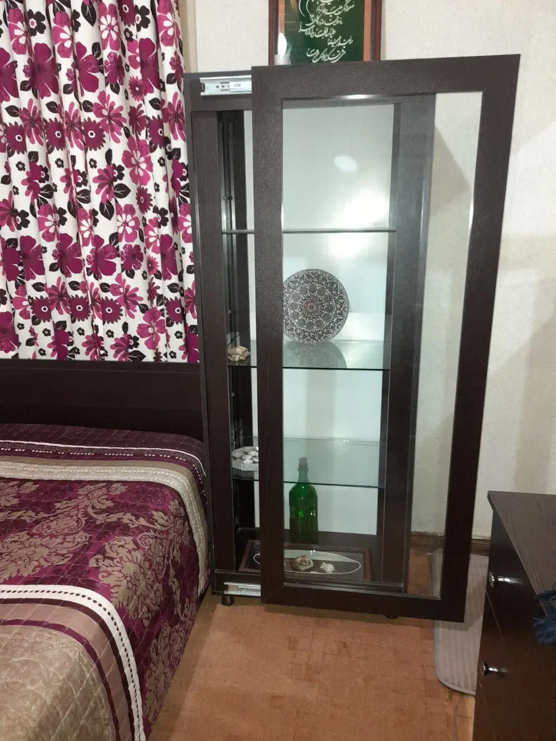 بدون خط و خش|بوفه، ویترین، کنسول|نشتارود, |دیوار