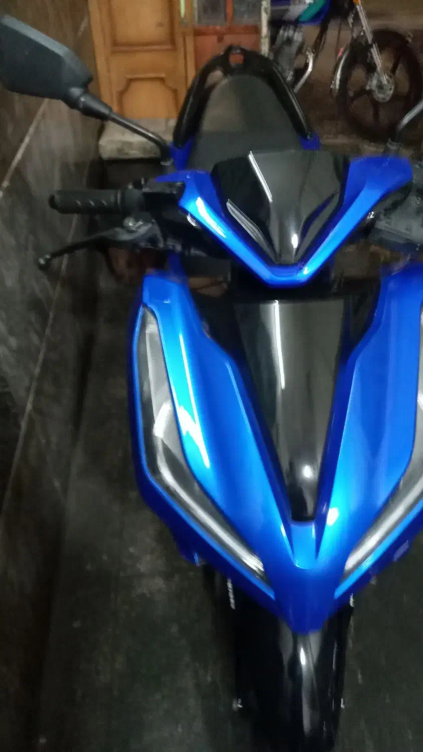 کلیک ۱۸۰ در حدصفر مدل۱۴۰۱ بهترین رنگ|موتورسیکلت|بروجرد, |دیوار