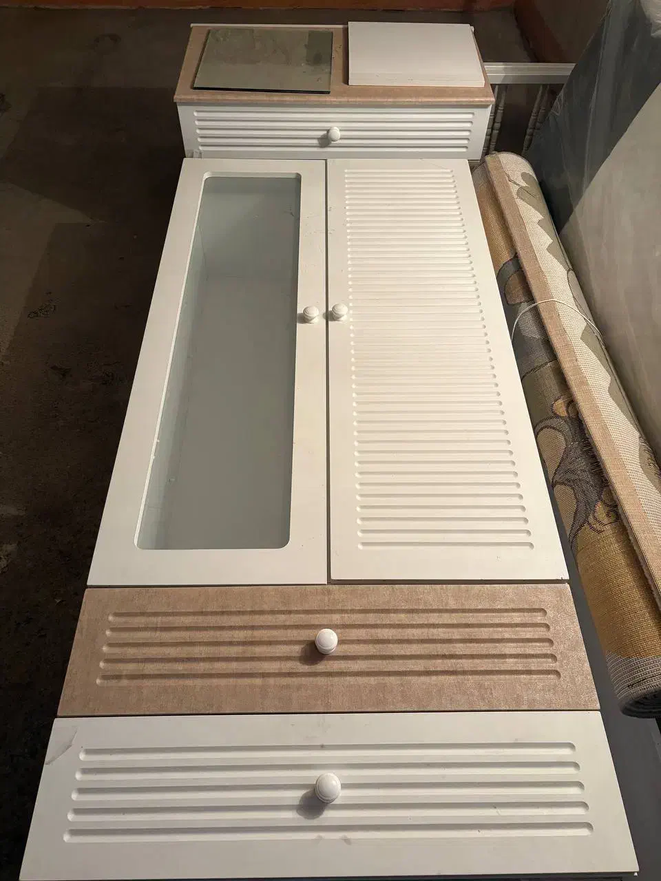 تخت و کمد سیسمونی|اسباب و اثاث بچه|مرند, |دیوار