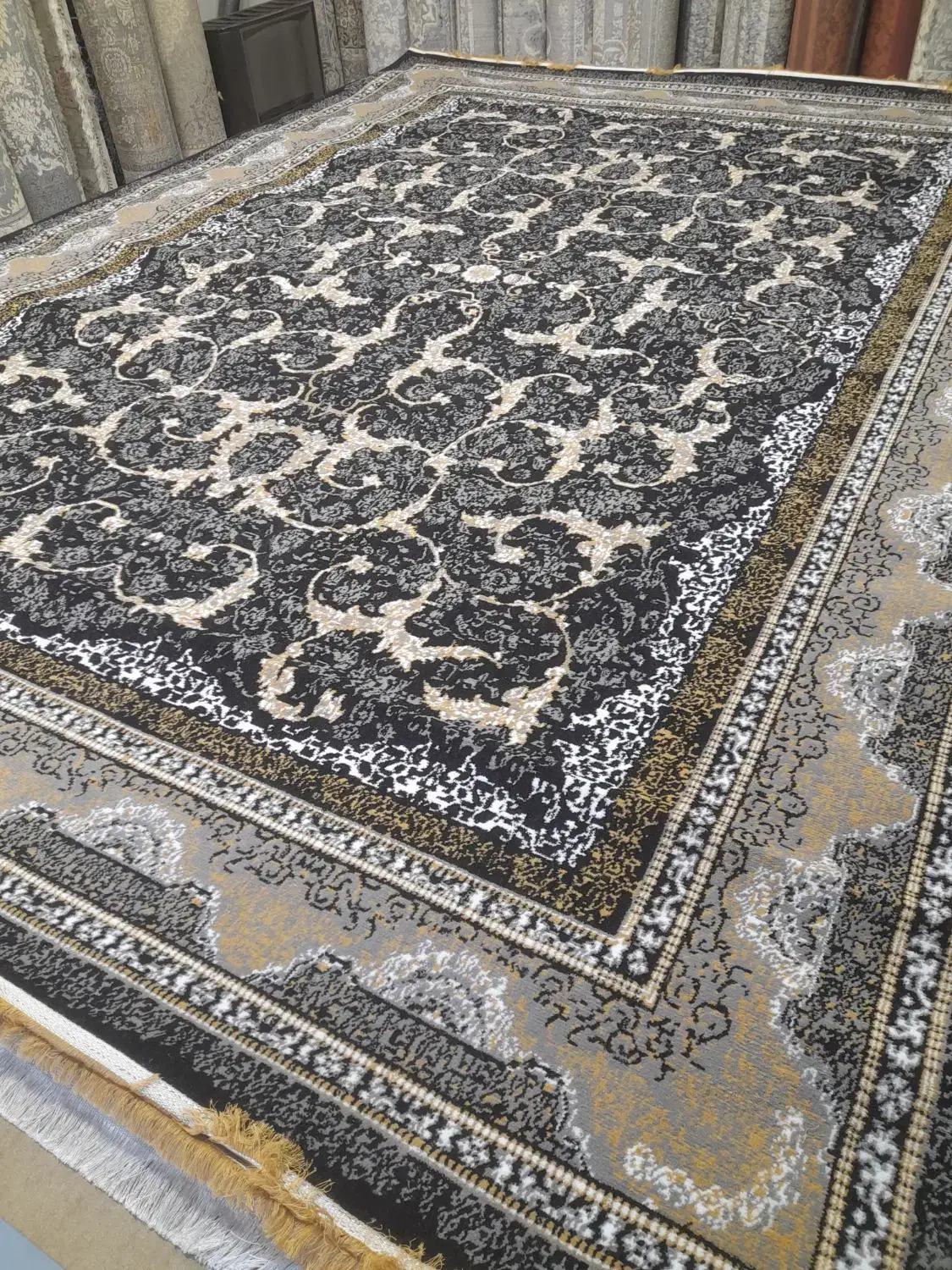 فرش فقط و فقط ۴ تومن|فرش|چناران, |دیوار