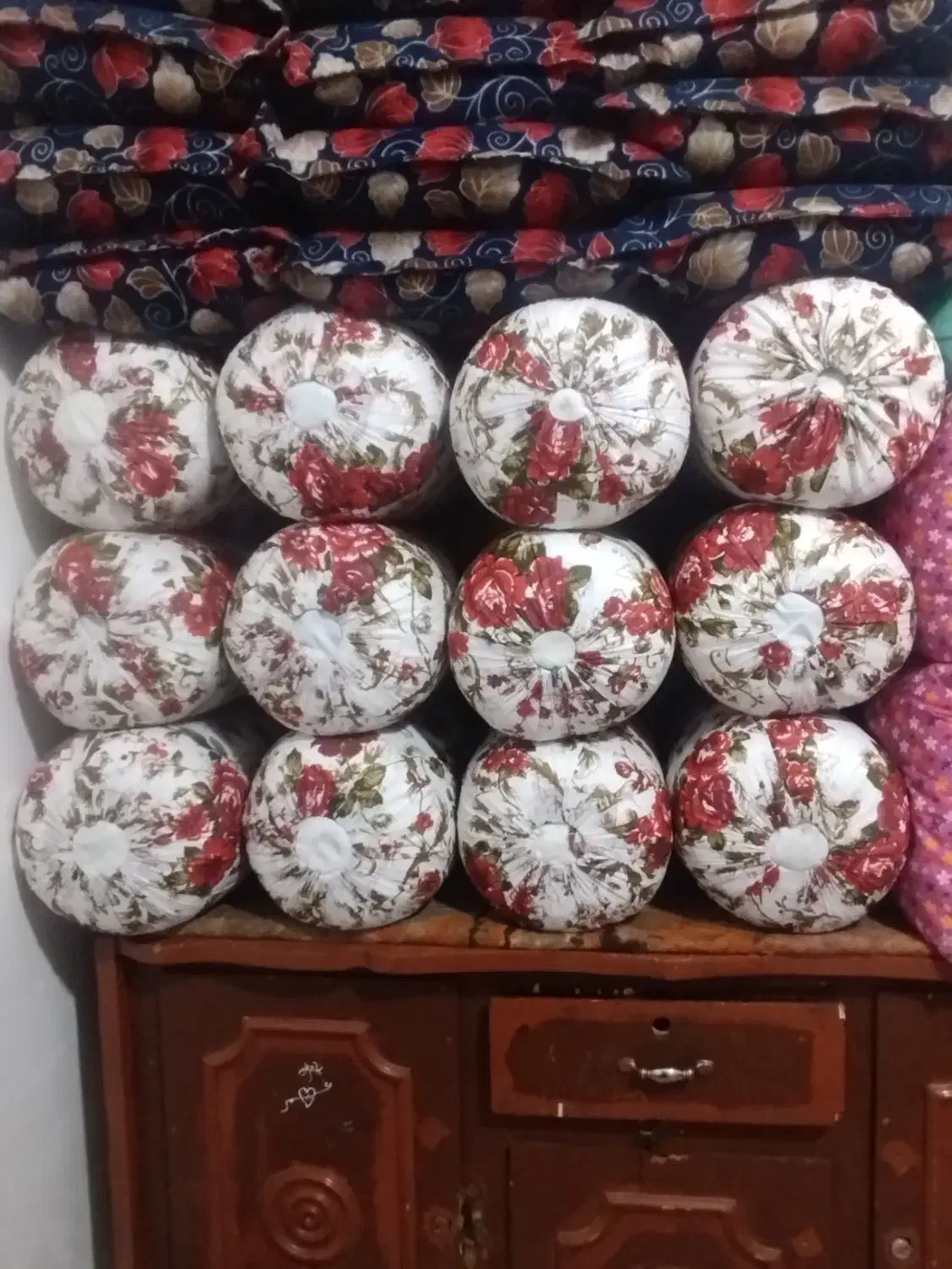 12عدد بالشت عروس با گل پر|رختخواب، بالش، پتو|یاسوج, |دیوار