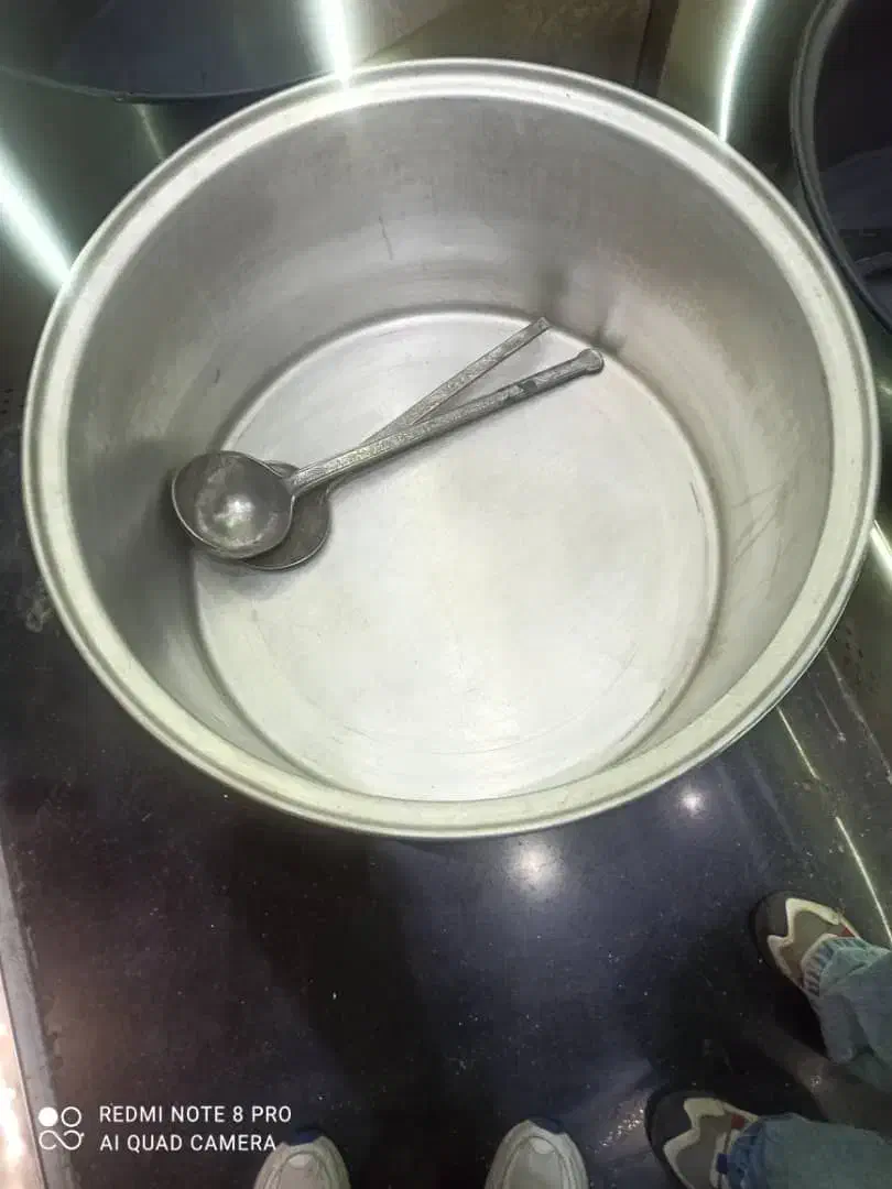 قابلمه روحی همراه با کفگیر و ملاقه|ظروف پختوپز|فیروزکوه, |دیوار