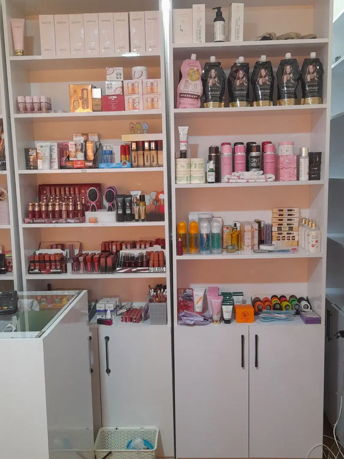 ۴ عدد کمد آرایشی|کتابخانه، شلف، قفسه‌های دیواری|قوچان, |دیوار