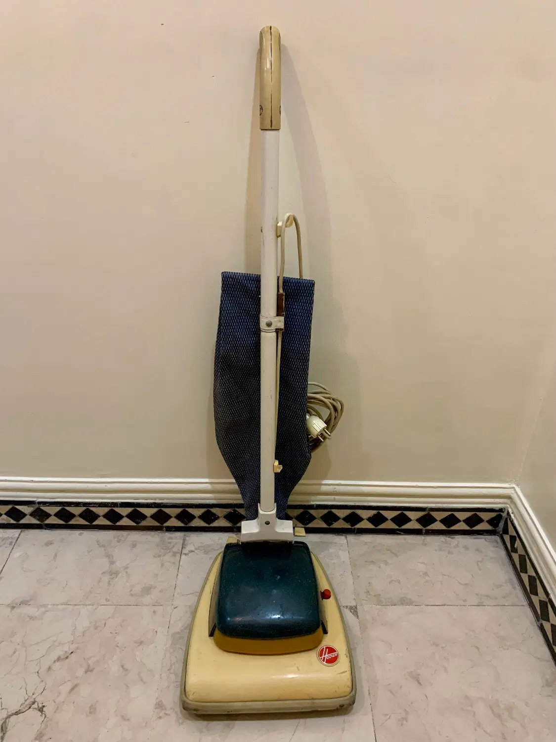 جاروبرقی ایستاده برند Hoover امریکایی|جاروبرقی، جارو شارژی، بخارشو|تهران, فردوس|دیوار