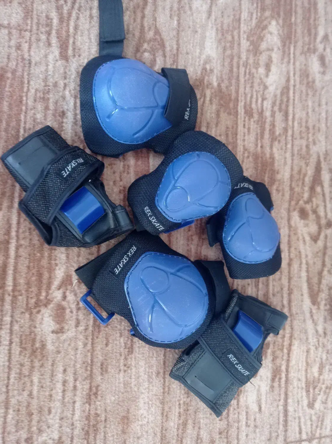 تجهیزات جانبی اسکلیت و اسکوتر|دوچرخه، اسکیت، اسکوتر|بروجرد, |دیوار