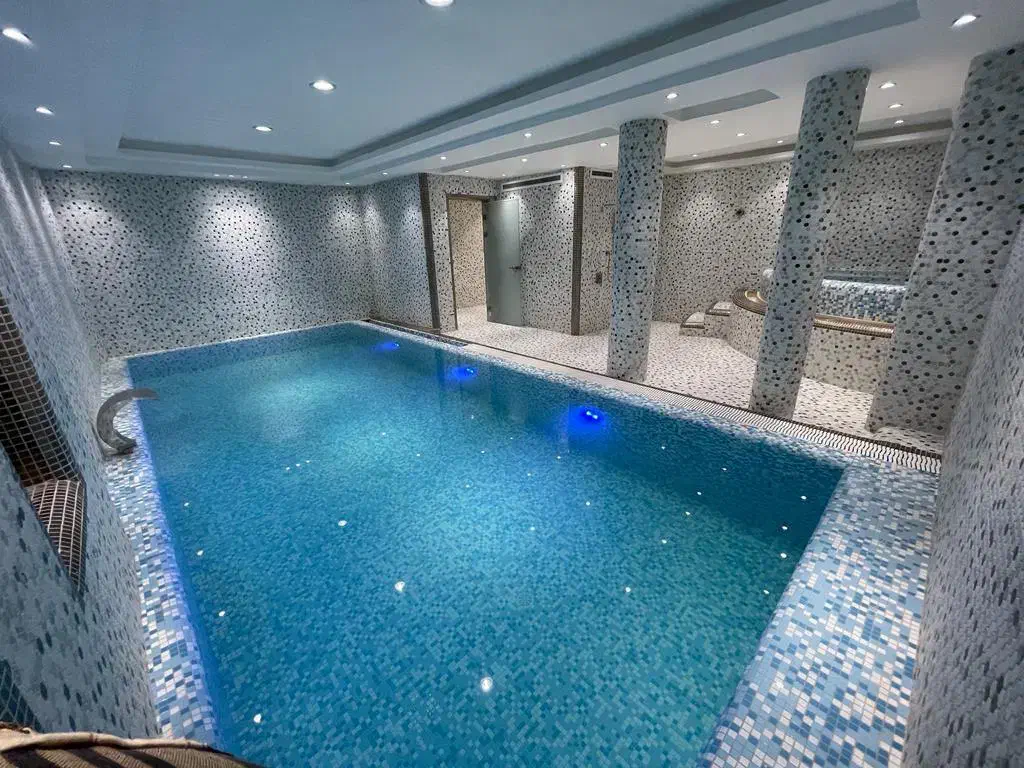 ۱۶۰ متر یارمحمدی/رهن و اجاره/استخر فعال/۲ پارکینگ