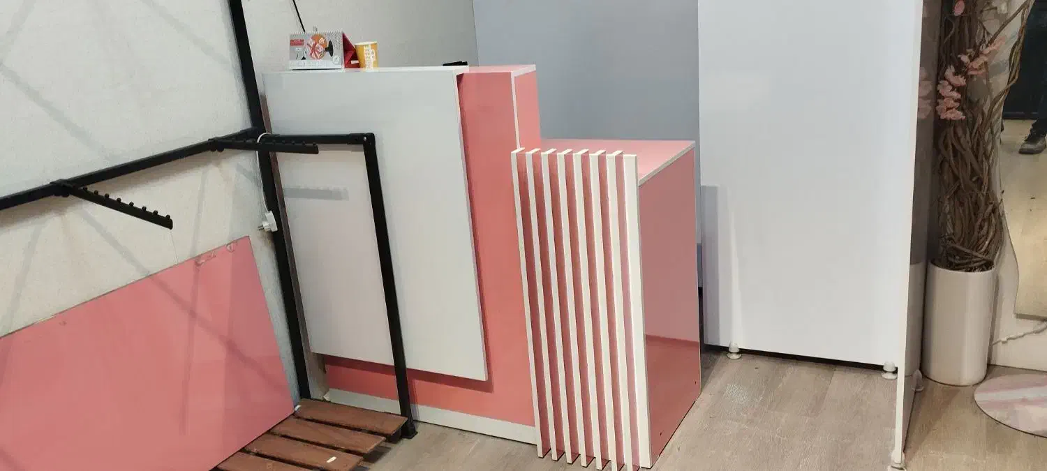 قفسه و میز پیشخوان و اینه و گل و چراغ و مانکن|فروشگاه و مغازه|تبریز, |دیوار