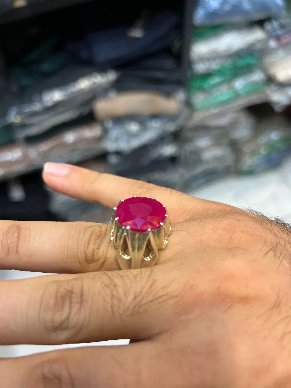 یاقوت سرخ|جواهرات|قم, ارم|دیوار