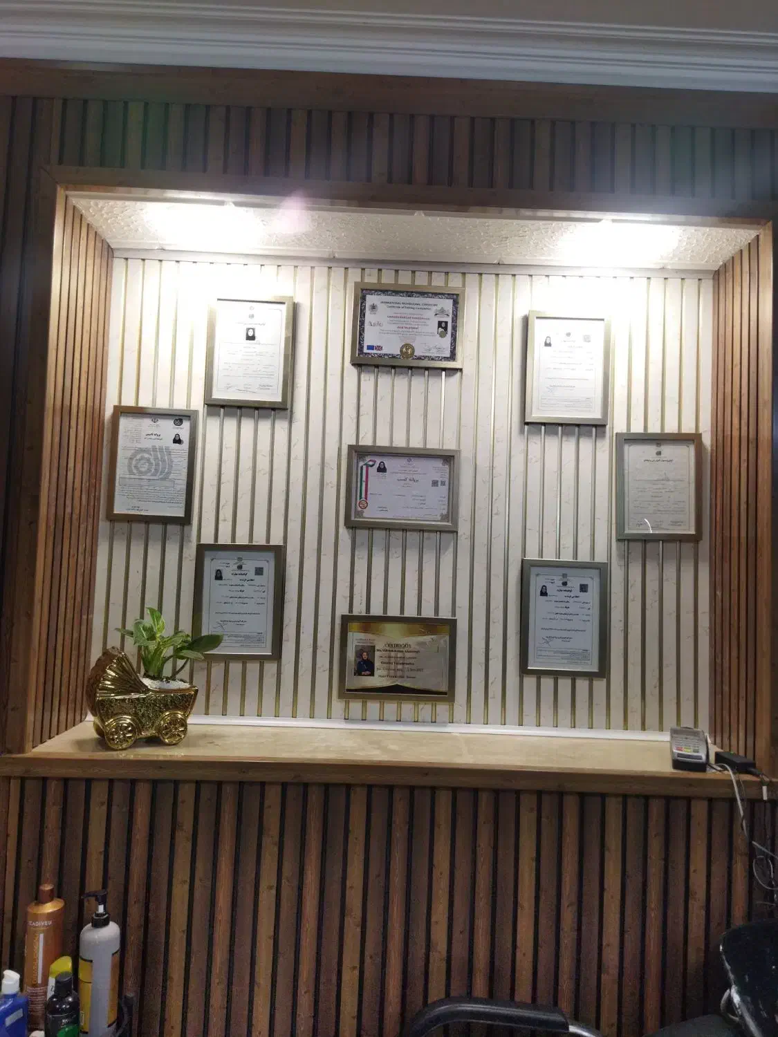 نیازمند پرسنل درسالن زیبایی ماه به صورت ثابت|استخدام درمانی، زیبایی، بهداشتی|یزد, |دیوار