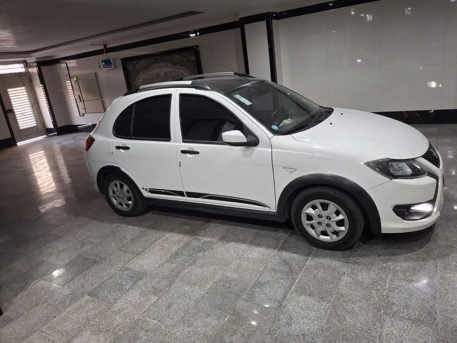 کوئیک سفید مشکی|خودرو سواری و وانت|نسیم‌شهر, |دیوار