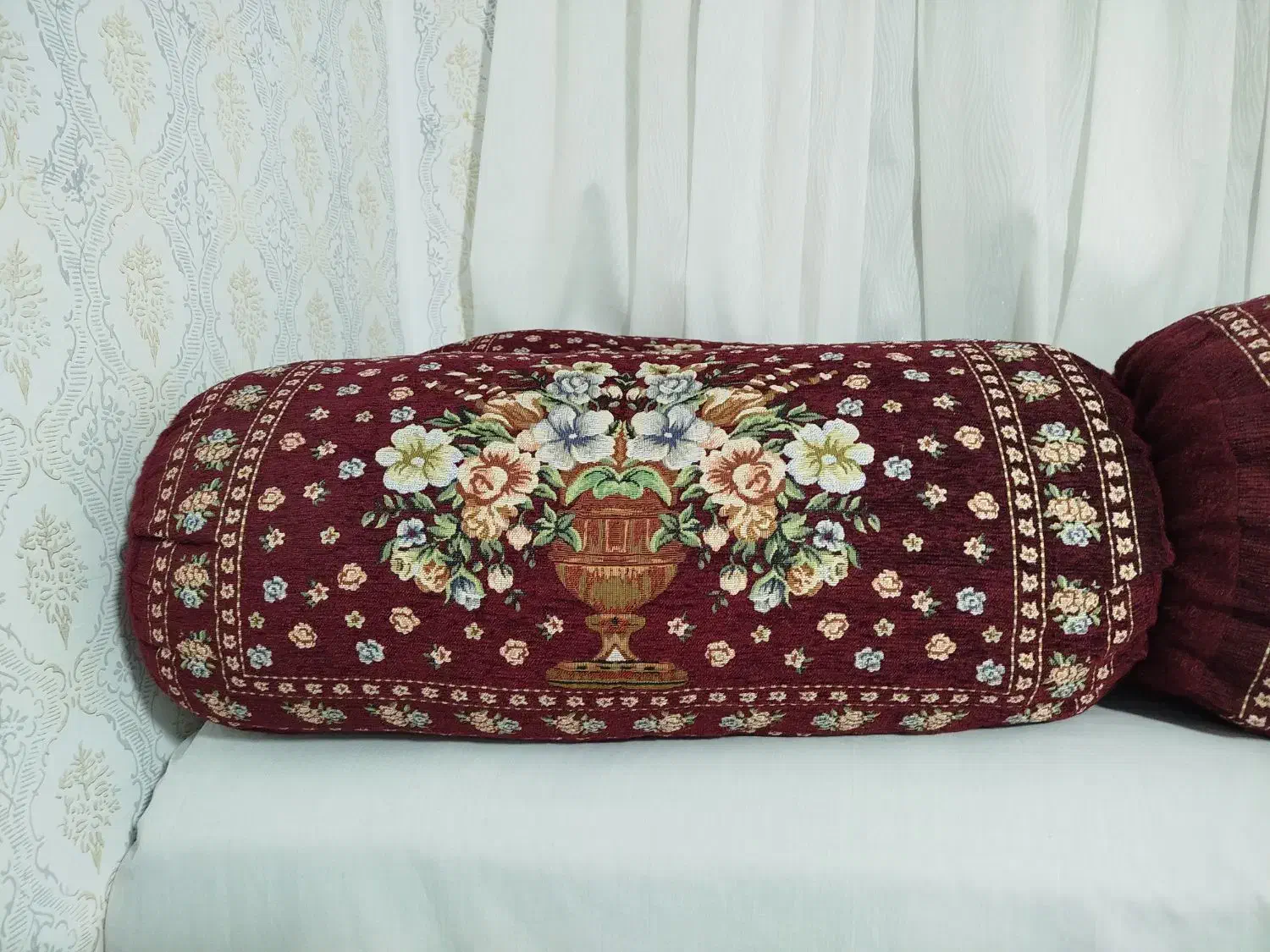 بالش لوله‌ای|رختخواب، بالش، پتو|ملایر, |دیوار