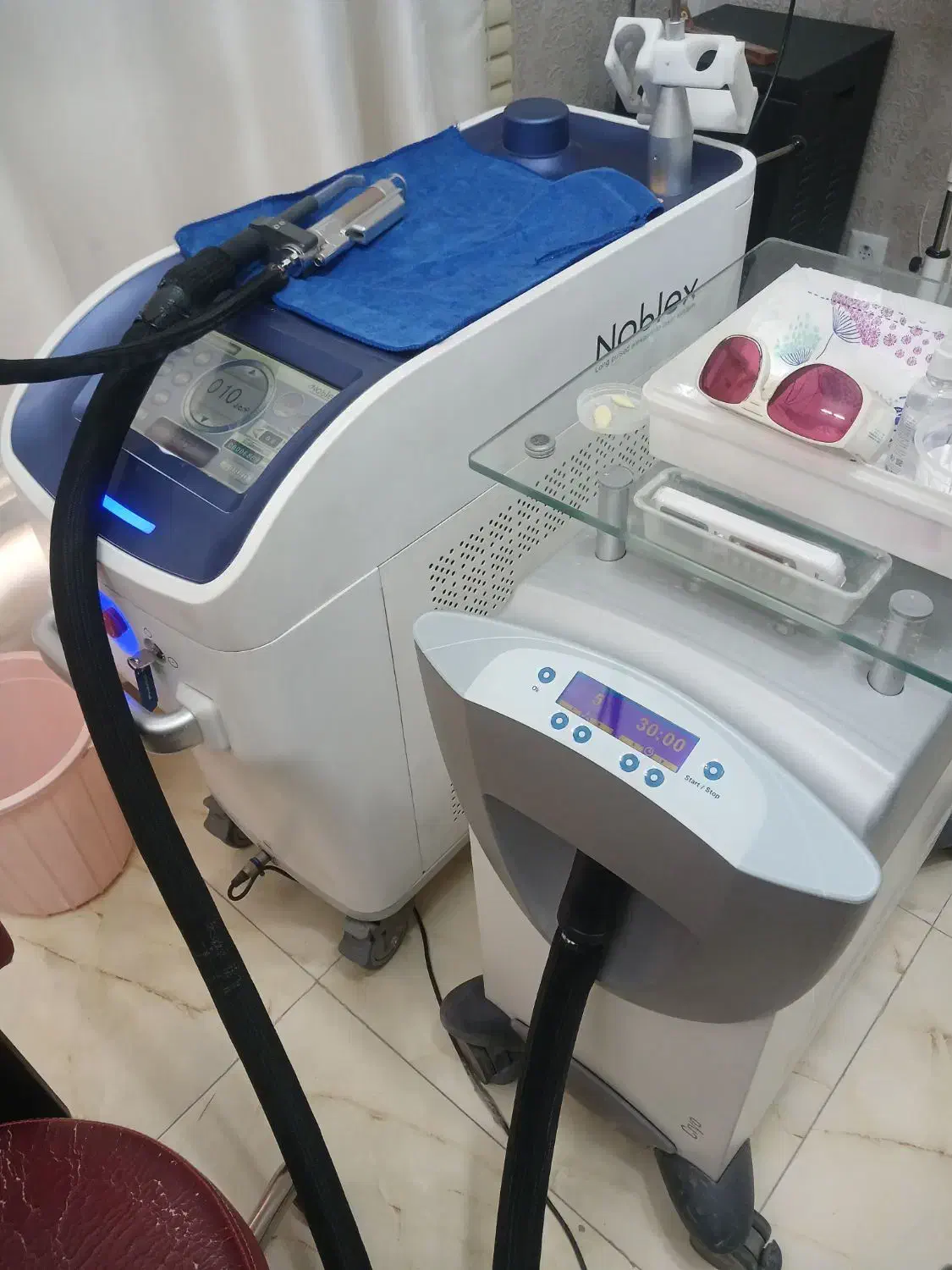 خدمات لیزر موهای زائد و موی سفید الکترولیز بانوان|خدمات آرایشگری و زیبایی|خمینیشهر, |دیوار