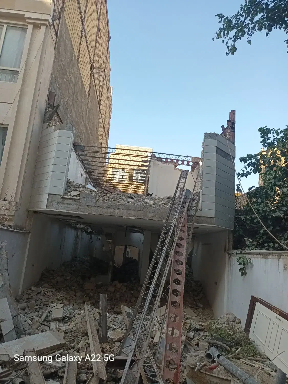 تخریب ساختمان وخاکبرداری وخریداهن آلات حیدری|خدمات پیشه و مهارت|مشهد, صیاد شیرازی|دیوار