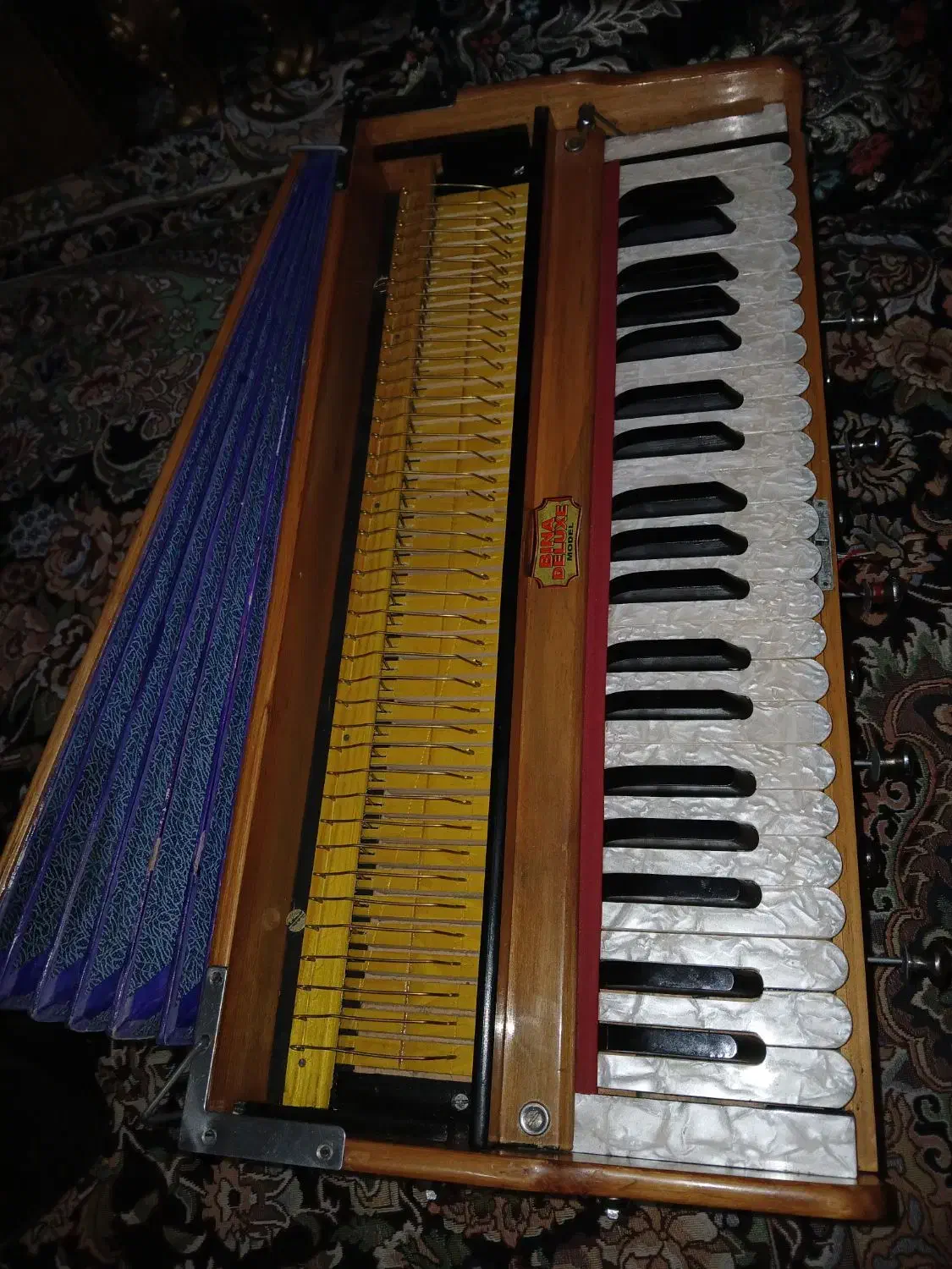 هارمونیه|پیانو، کیبورد، آکاردئون|قزوین, |دیوار