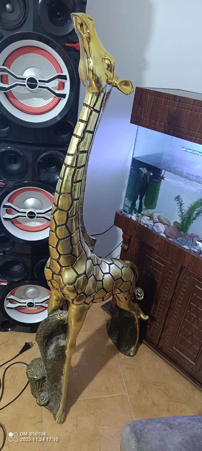 مجسمه|مجسمه، تندیس، ماکت|شریف‌آباد, |دیوار