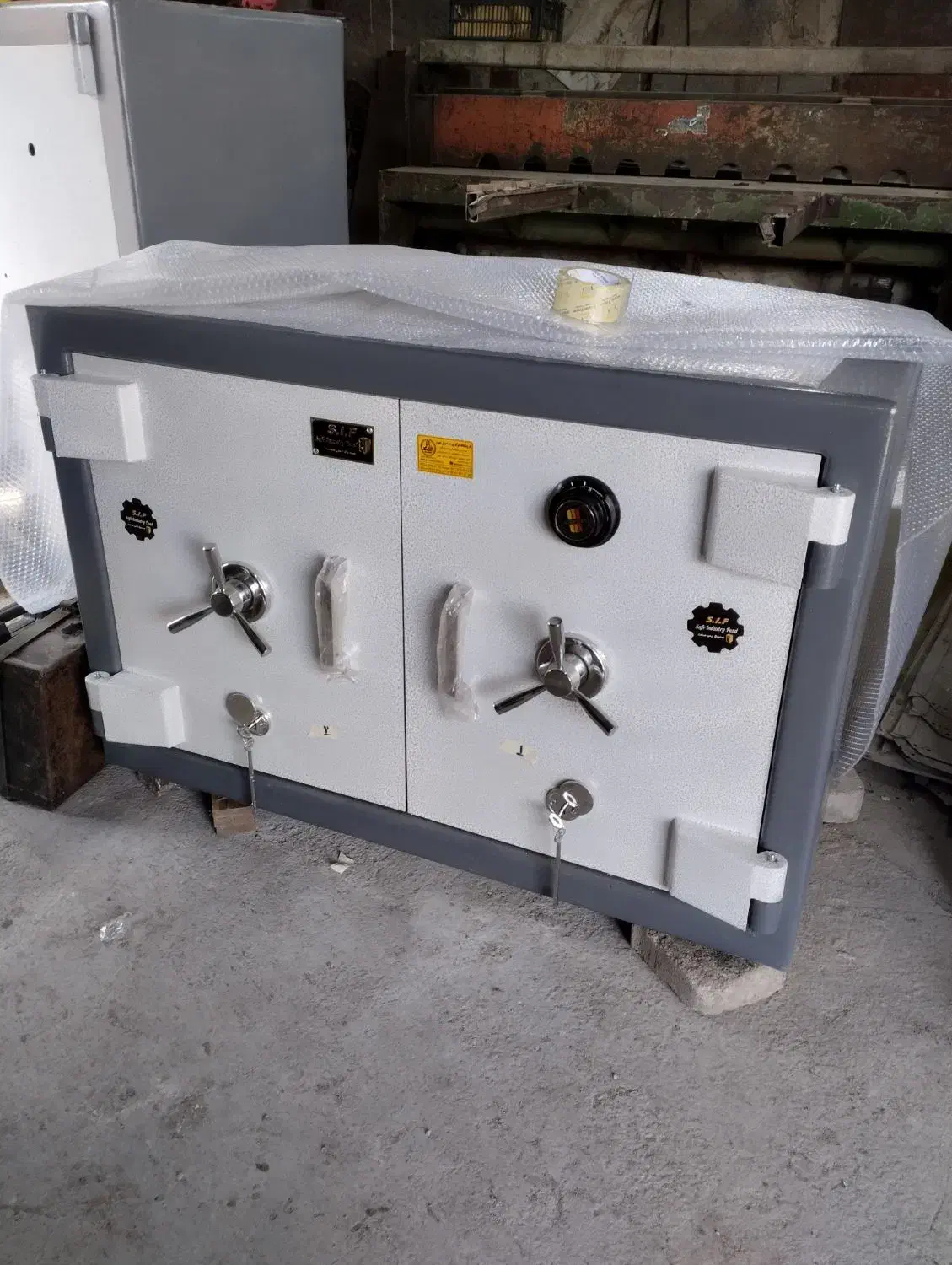 گاوصندوق زیر ویترینی ۱۲۰ایمن صنعت|فروشگاه و مغازه|مراغه, |دیوار