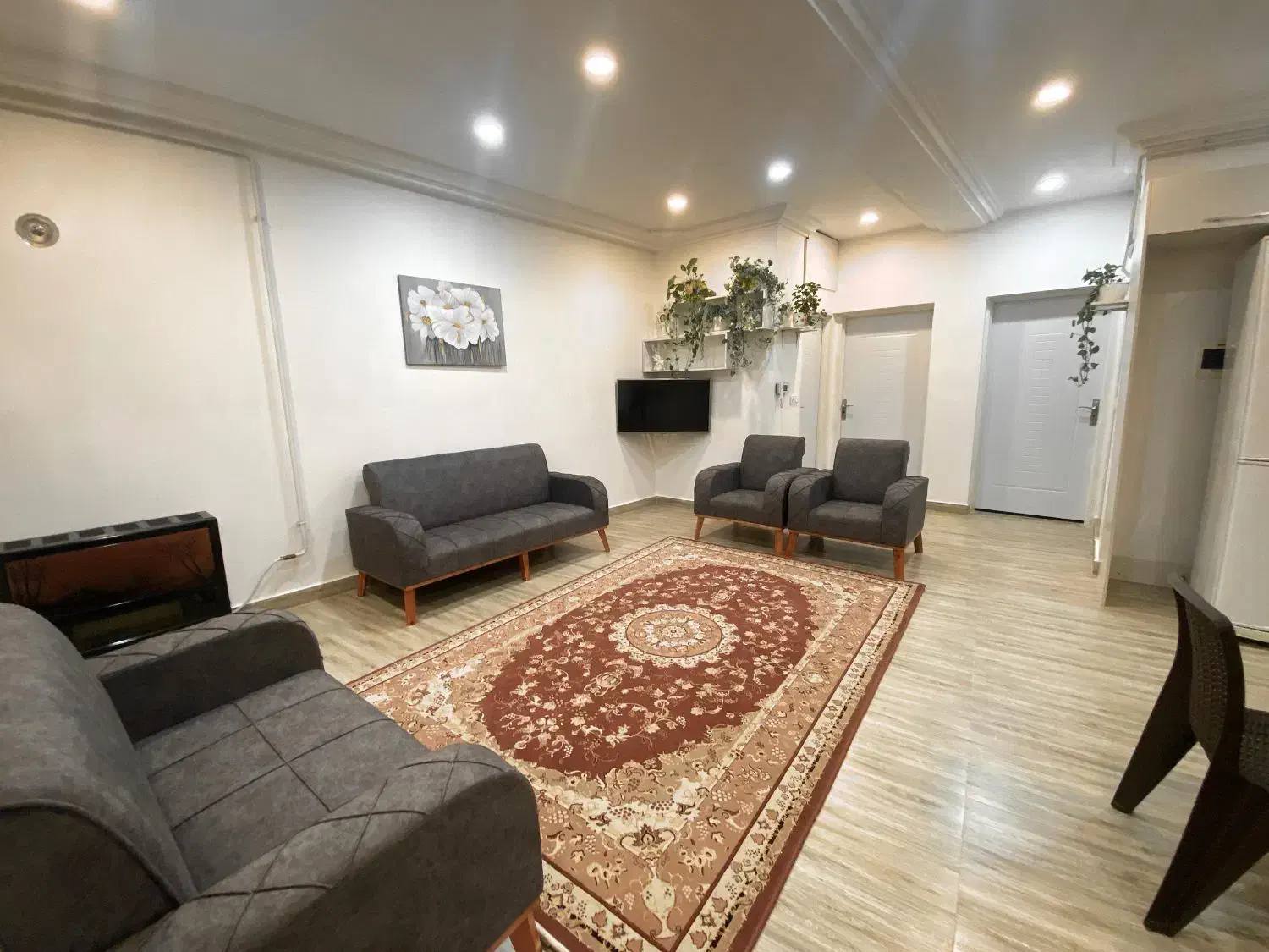 اجاره ویلا رشت می می نی|اجارهٔ کوتاهمدت ویلا و باغ|رشت, بالاکویه|دیوار