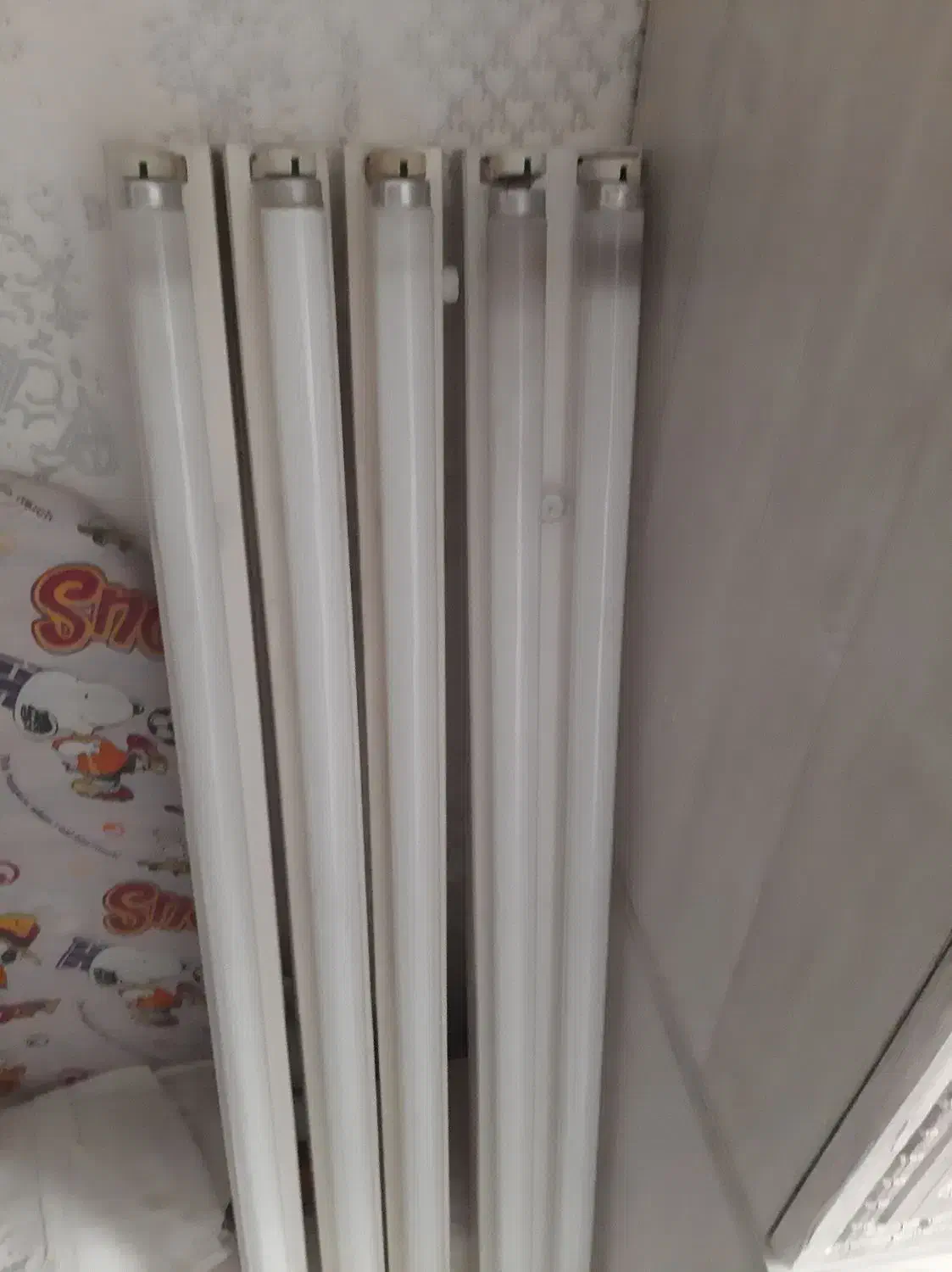 مهتابی دوقولوبالامپ|لامپ و چراغ|ری, شهرک نظامی|دیوار