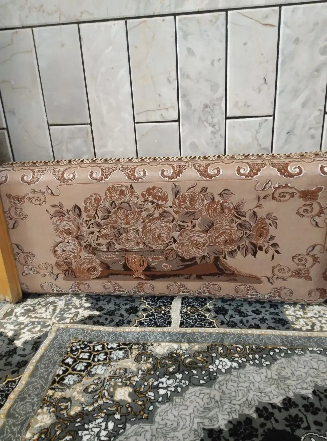 پشتی تمیز سالم|پشتی|خمینیشهر, |دیوار